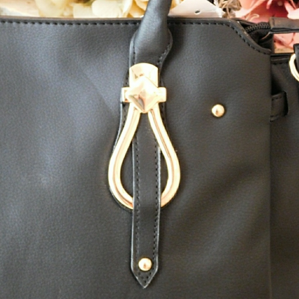 NWT - CHIC BLACK LEATHER DOUBLE HANDLE SHLDR BAG**Priced to Sell** - Picture 3 of 8